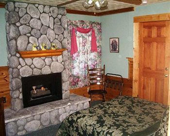 Cathy'S Cottages Биг Беър Лейк Екстериор снимка