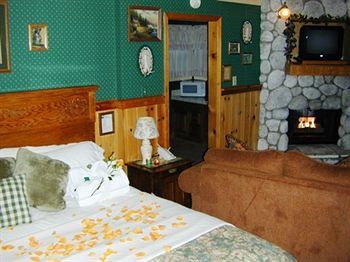 Cathy'S Cottages Биг Беър Лейк Екстериор снимка